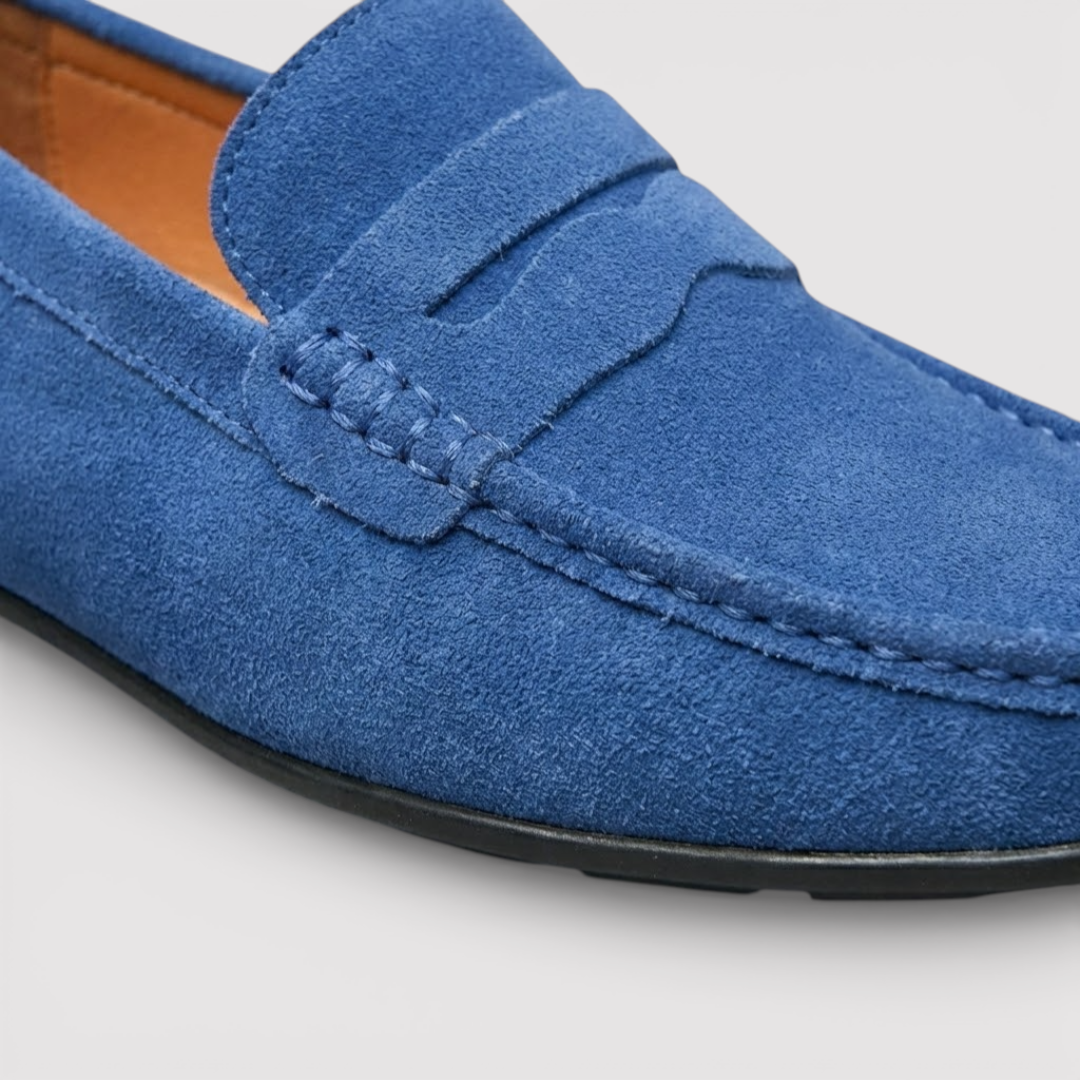 ラグジュアリーで快適なローファー