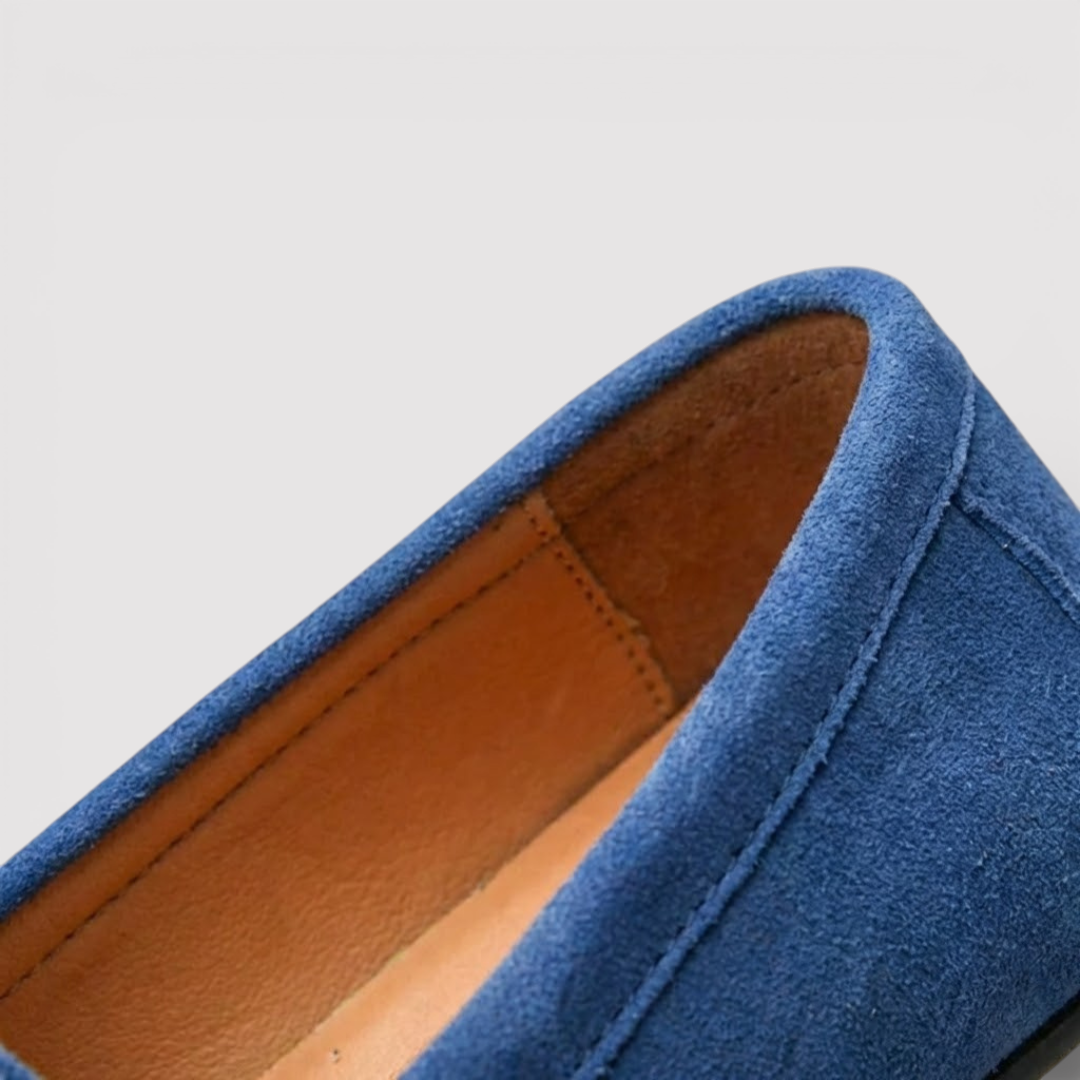 ラグジュアリーで快適なローファー