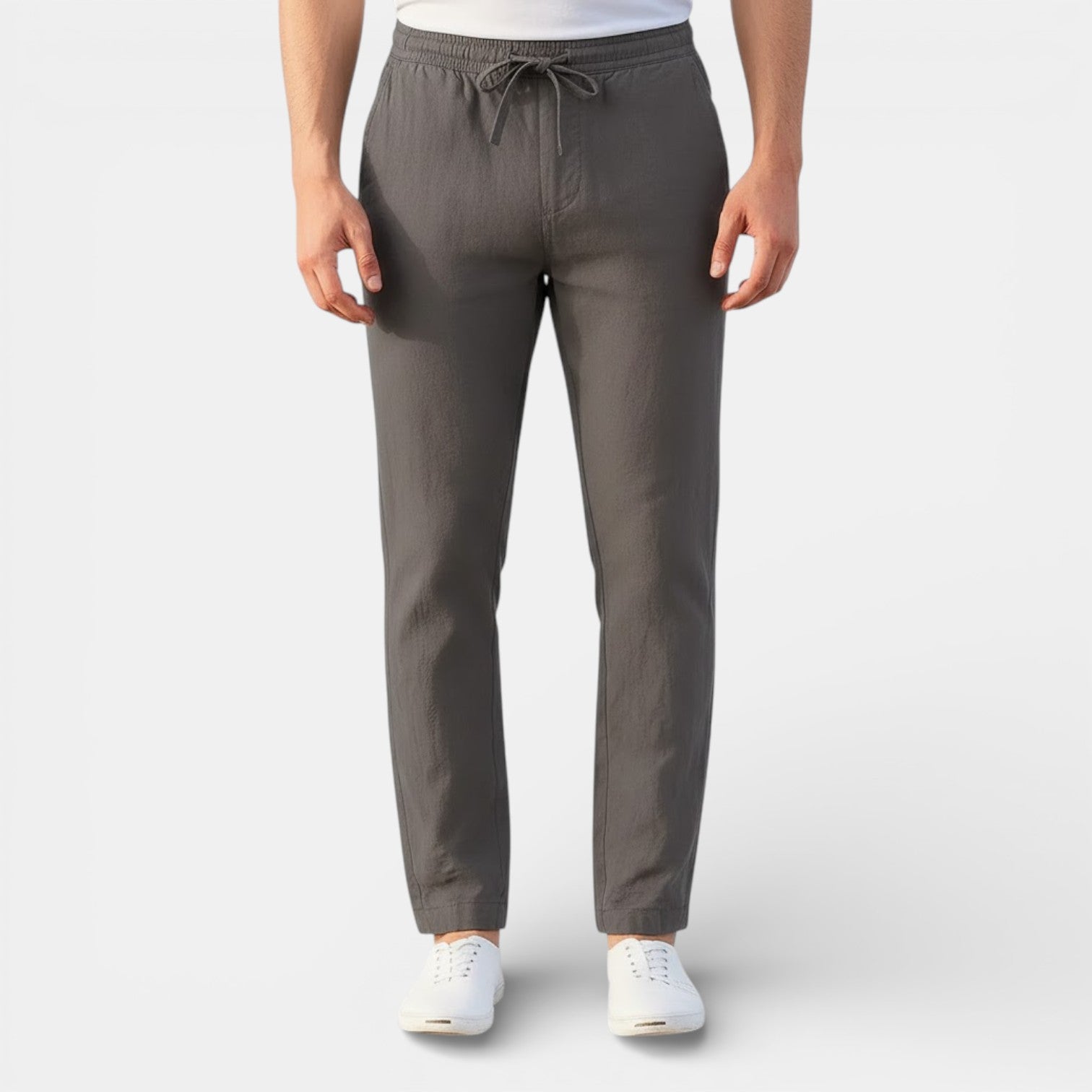 ARON 通気性テーパードパンツ